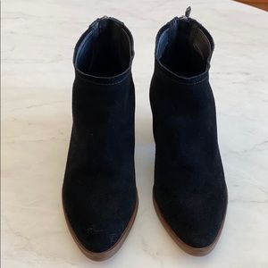 Dolce Vita Black 7.5 booties